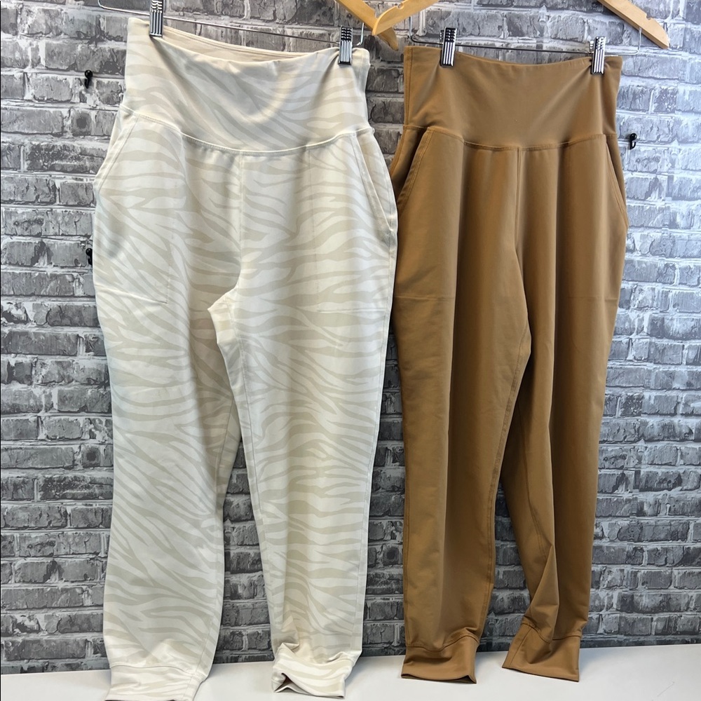 Woman's Old Navy powersoft jogger Pants